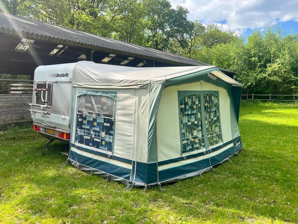 Dethleffs Caravan 420 SB, zeer compleet! Zie tekst, Caravans en Kamperen, Omvormbare zithoek, Particulier, Treinzit, Luifel