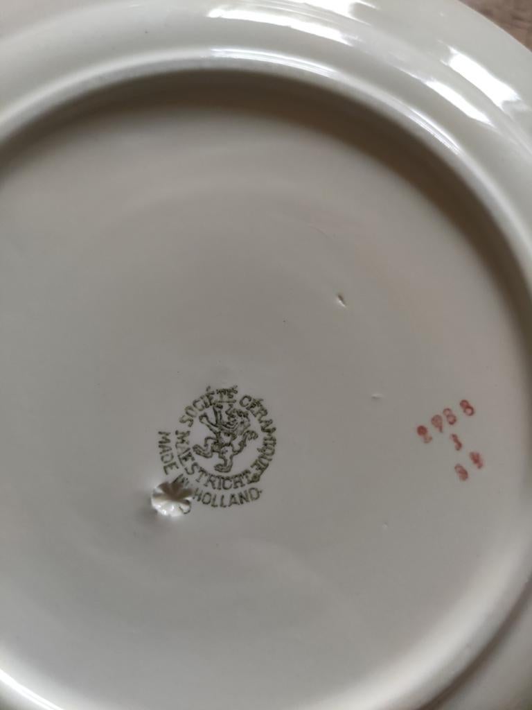 Vintage Maastrichts Keramiek Borden met Bloemenpatroon, Ophalen of Verzenden
