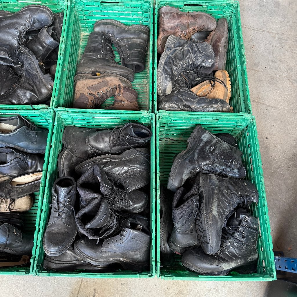 PARTIJ 164x Bergschoenen Legerkisten Meindl, Haix, Lowe etc., Ophalen, Gebruikt, Defensie, Schoenen