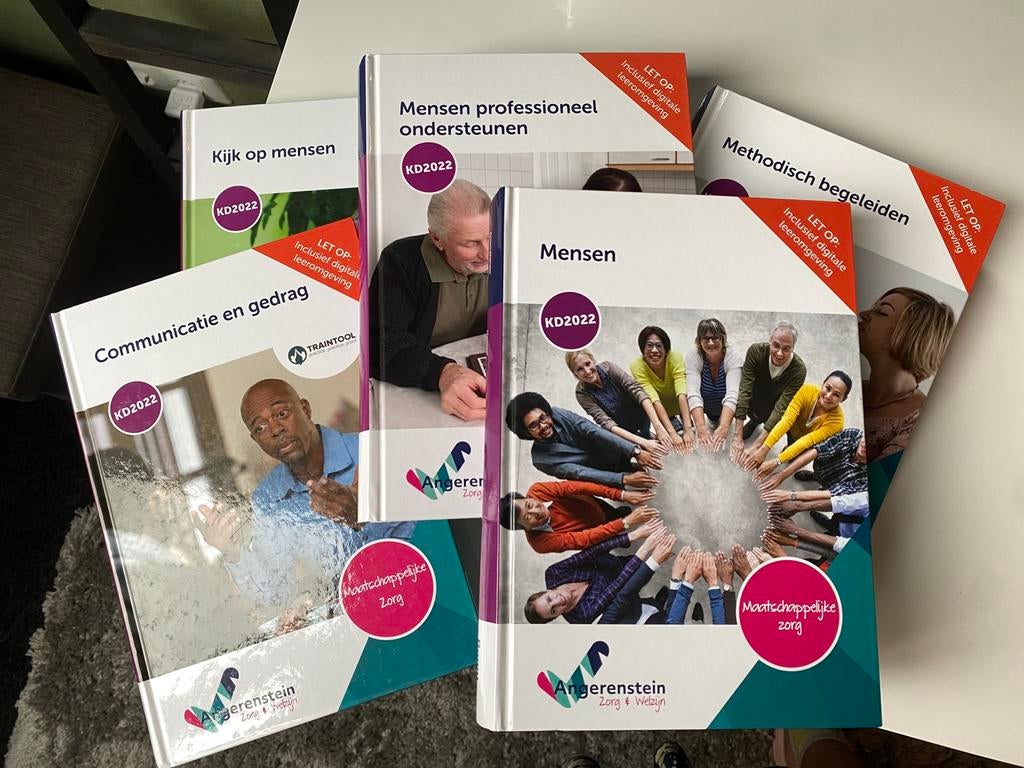 Schoolboeken opleiding Maatschappelijke zorg, niveau 3 en 4, Boeken, Ophalen of Verzenden, Zo goed als nieuw, Overige niveaus