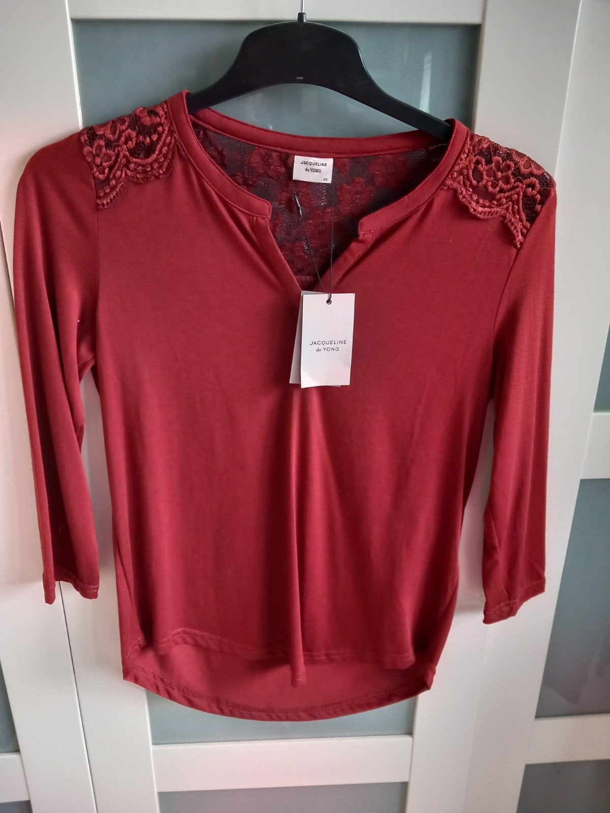 Jacqueline de Yong bordeauxrode top, Nieuw, Ophalen of Verzenden, Korte mouw, Maat 34 (XS) of kleiner