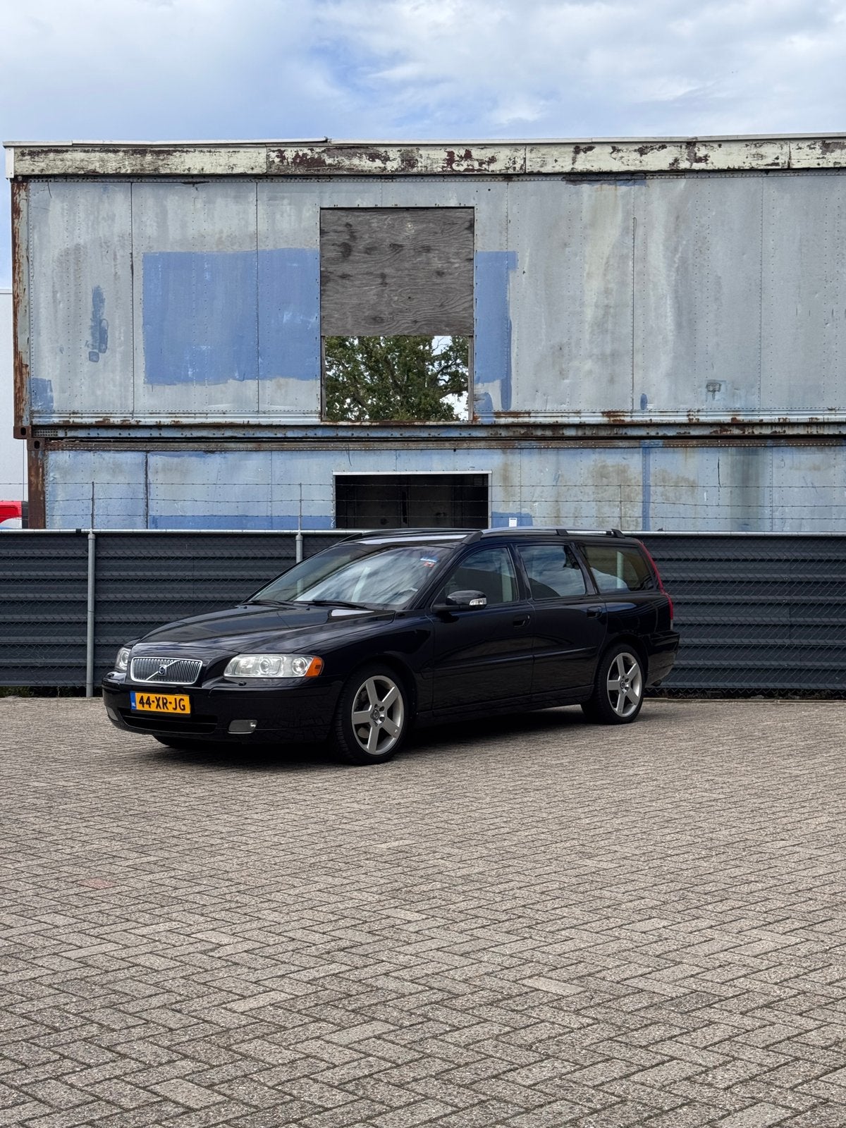 Volvo V70 2.4 D5 2007 Zwart. Apk verlopen, Auto's, Volvo, Voorwielaandrijving, Dealer onderhouden, 15 km/l, 1800 kg