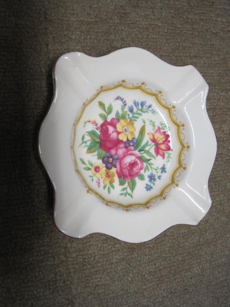 Royal Albert asbak type Lady Hamilton, Ophalen of Verzenden