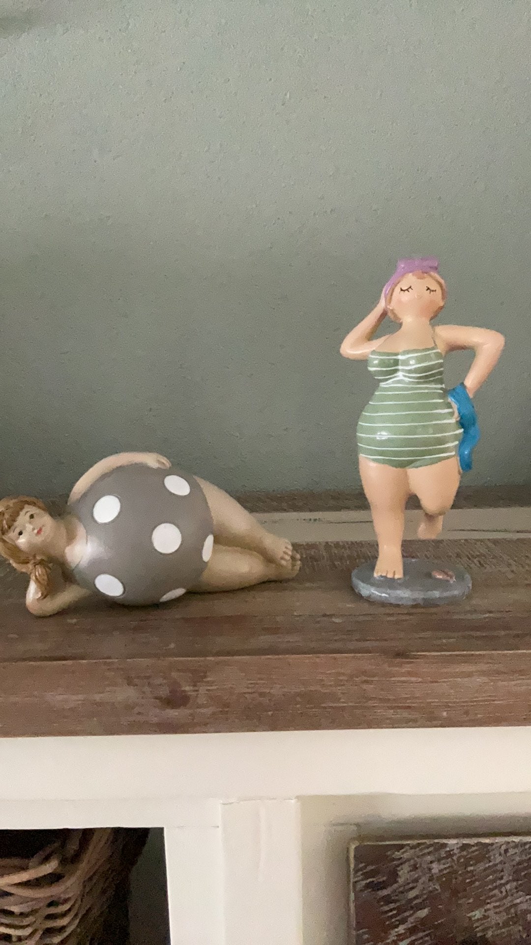 Twee leuke dikke dames in badpak, Verzamelen, Beelden en Beeldjes, Verzenden, Nieuw, Mens