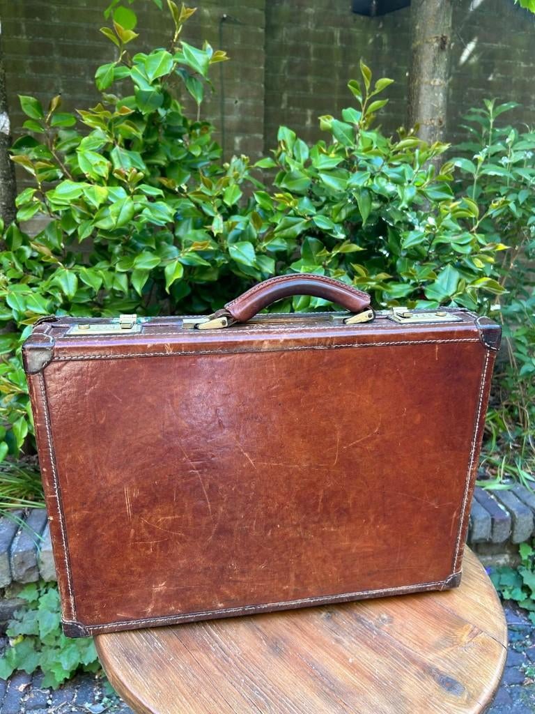 Leren attaché koffer, Ophalen, Gebruikt, Slot, Minder dan 35 cm