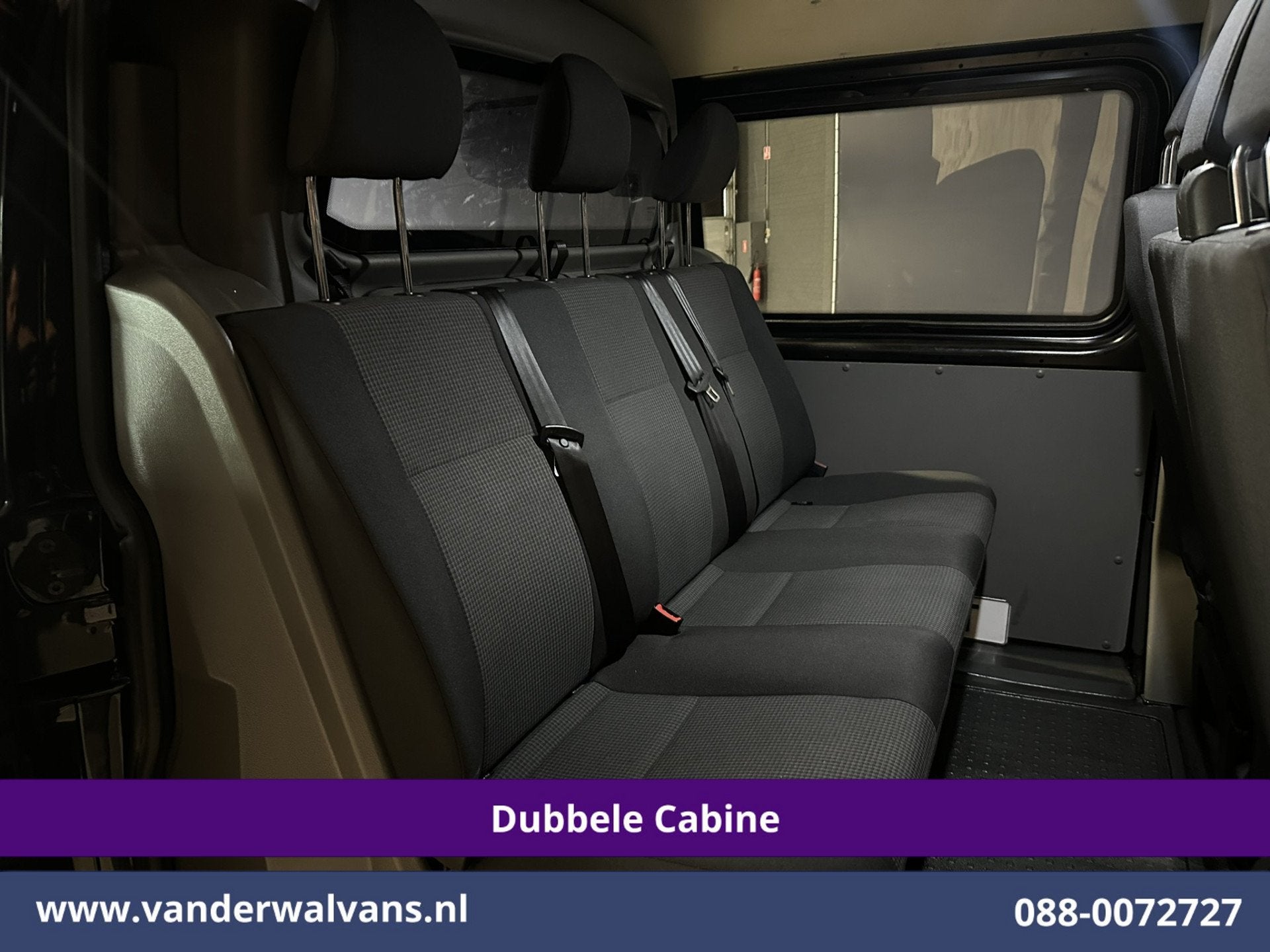 Foto 2 van Volkswagen Transporter 2.0 TDI 150pk Automaat L2H1 Dubbele C