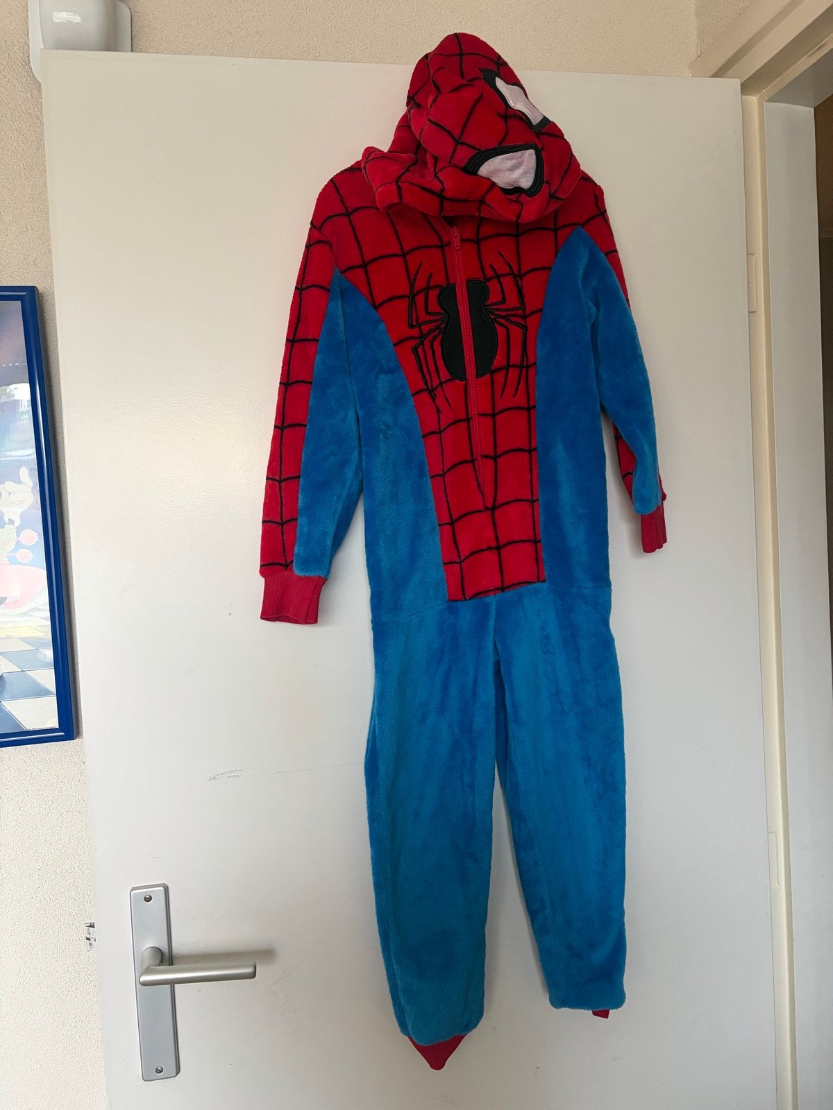 Spiderman Onesie Maat 128, Ophalen of Verzenden, Zo goed als nieuw, Jongen, Nacht- of Onderkleding