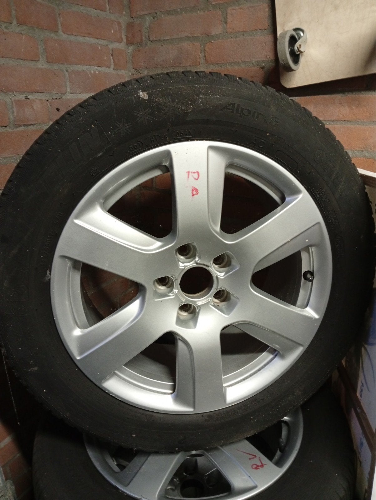 Audi 17 inch velgen met Michelin winterbanden 225/55 R17, Auto-onderdelen, Banden en Velgen, Ophalen