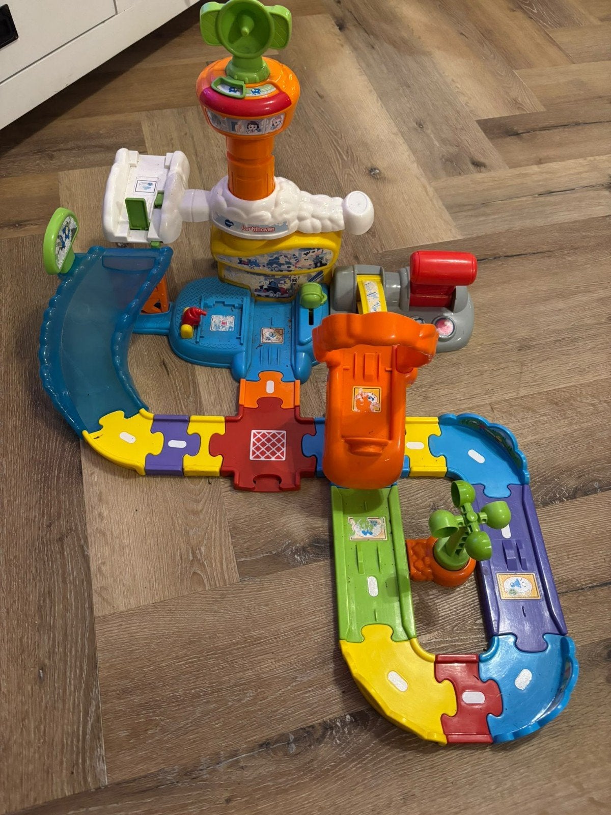 VTech toet toet auto's luchthaven en loopingbaan, Kinderen en Baby's, Ophalen of Verzenden, 2 tot 4 jaar