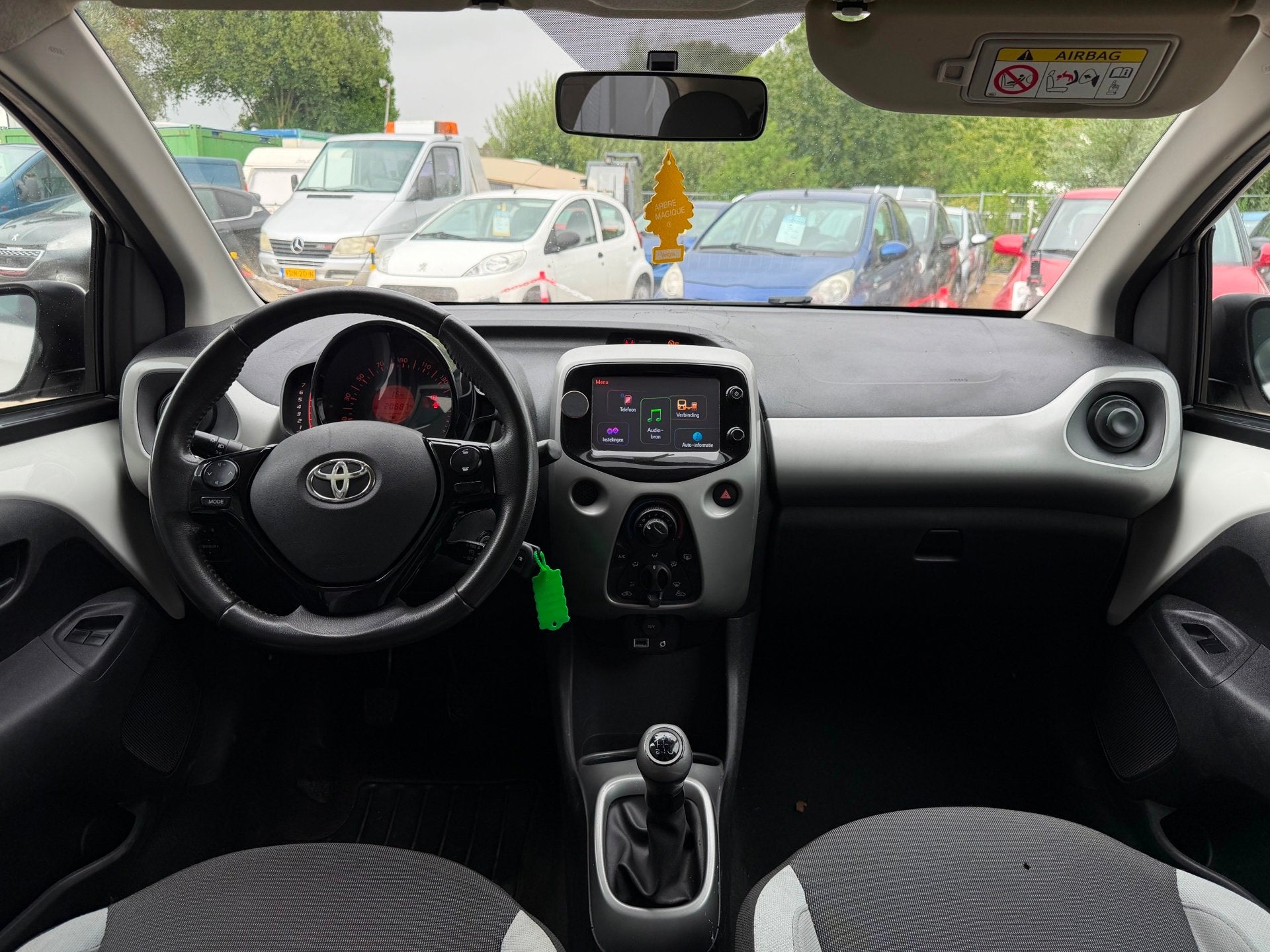 Toyota Aygo 1.0 | Airco | 5 Deurs | Camera | Nwe APK |, Voorwielaandrijving, Euro 5, Gebruikt, 4 stoelen