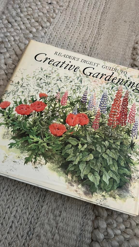 Reader’s Digest Guide to Creative Gardening, Ophalen of Verzenden, Gelezen, Tuinieren en Tuinplanten