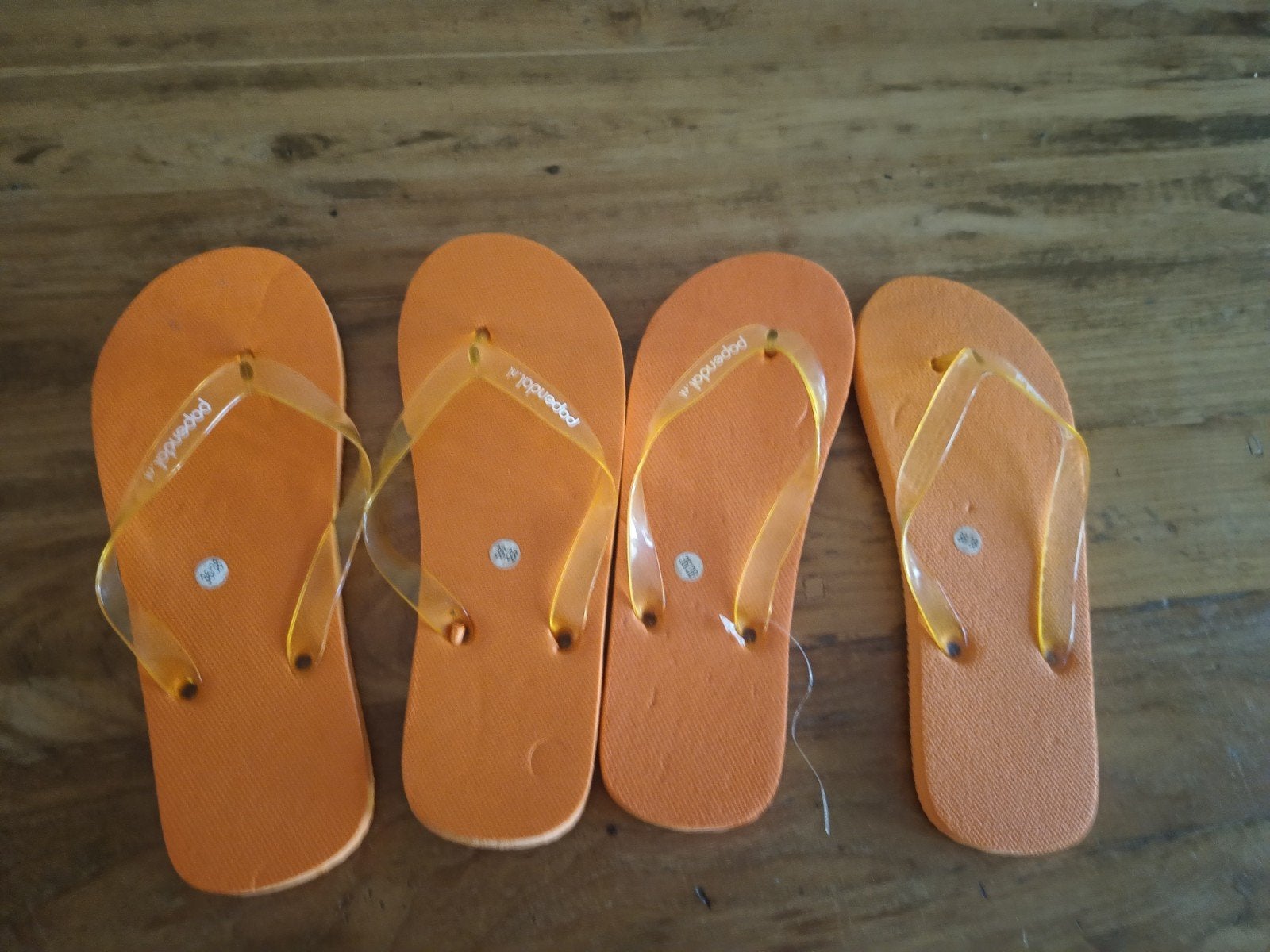 Twee paar oranje teenslippers nieuw maat 36 38 Papendal, Ophalen of Verzenden, Nieuw, Jongen of Meisje, Sokken