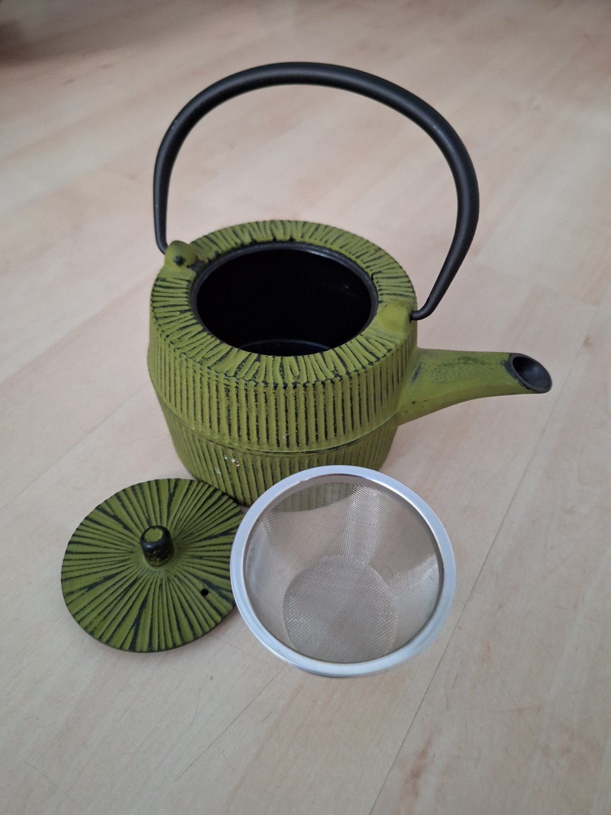Groene gietijzeren theepot met theefilter, Huis en Inrichting, Keuken | Keukenbenodigdheden, Theepot/fluitketel, Ophalen of Verzenden