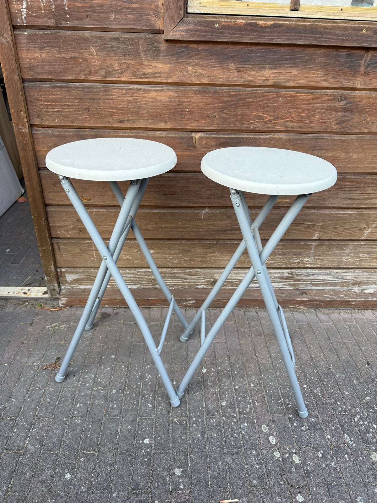 2 IKEA inklapbare barkrukken met lichte gebruikssporen, Ophalen, Gebruikt, 60 tot 90 cm, Metaal