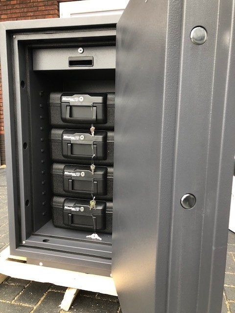 Kluis / Salvus Torino 4 EL met 4 x masterlock box 1200., Verzenden, Gebruikt, Brandkast
