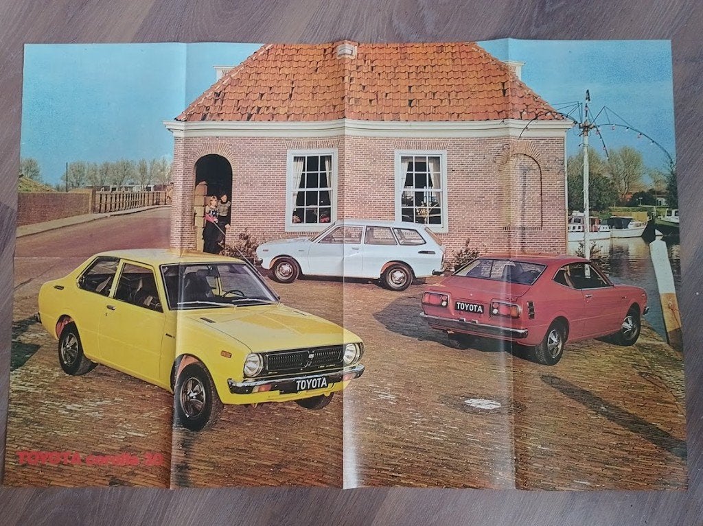 Toyota Corolla 30 autofolder - poster 1974, Ophalen of Verzenden, Nieuw, Toyota