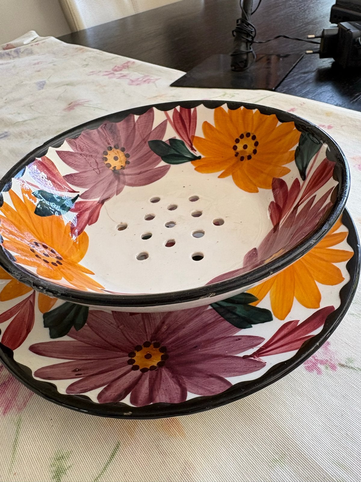 Schaaltje met schotel - Handgeschilderd bloemmotief, Ophalen