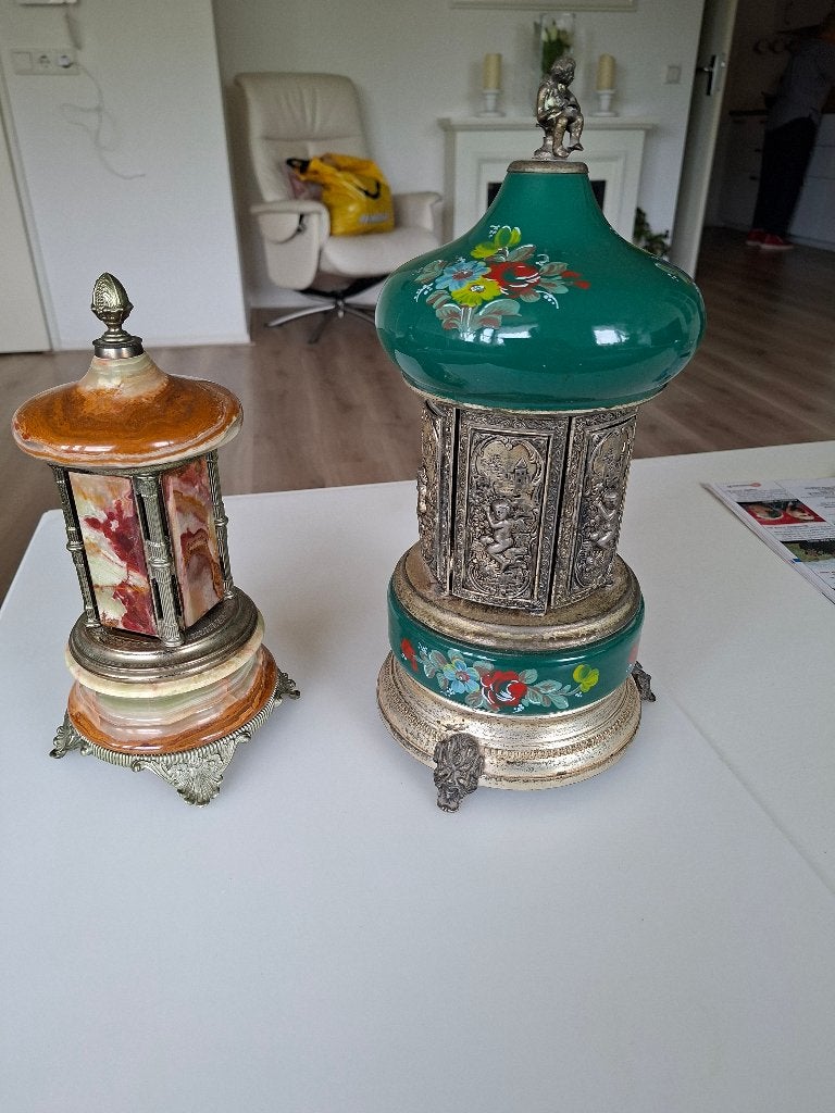 vintage muzikale carrousel (lipstick) sigarettendispencer, Antiek en Kunst, Ophalen of Verzenden