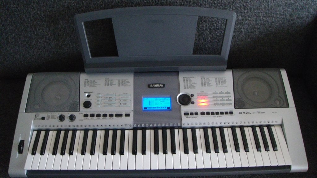 Yamaha PSR-E403 (YPT-410), Yamaha, Ophalen of Verzenden, Aanslaggevoelig, 61 toetsen