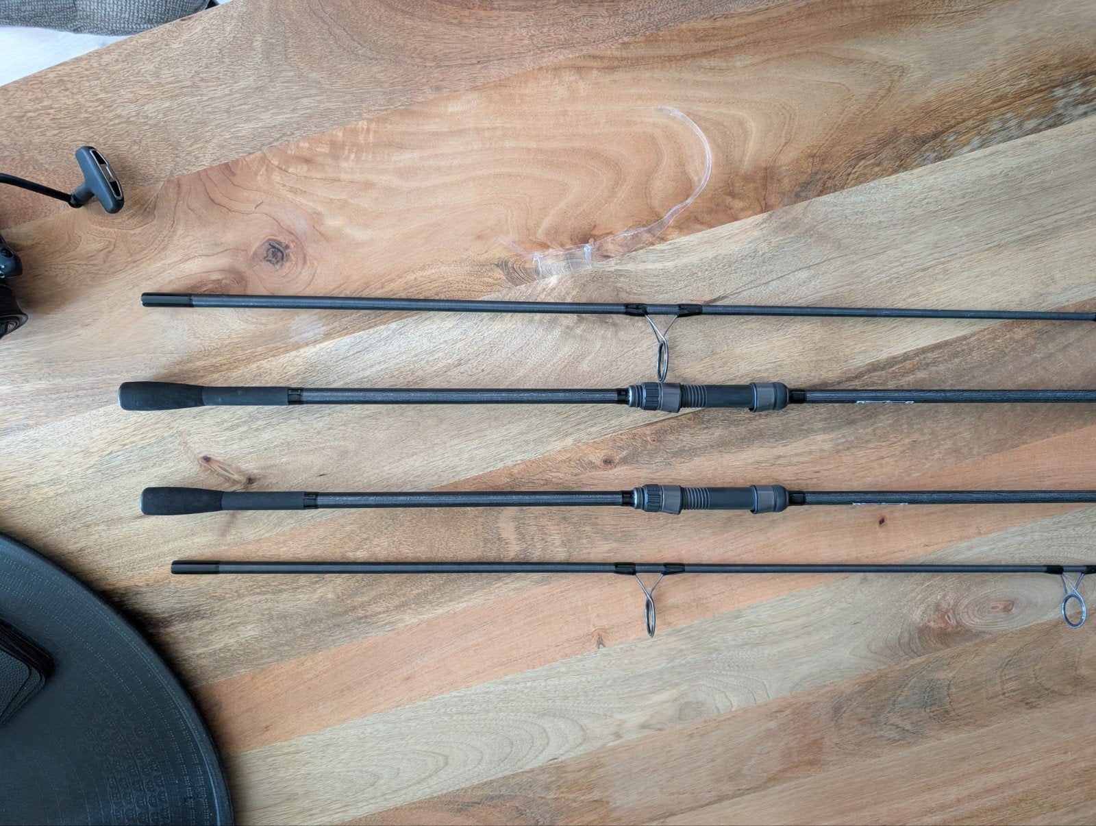 2 Trakker Defy 3.5lb 10ft hengels met Solar Camo foudraal, Watersport en Boten, Ophalen