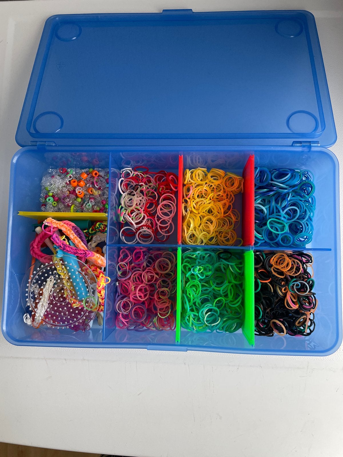 Loom bands en kralen set in opbergdoos, Ophalen, Gebruikt, Kraal
