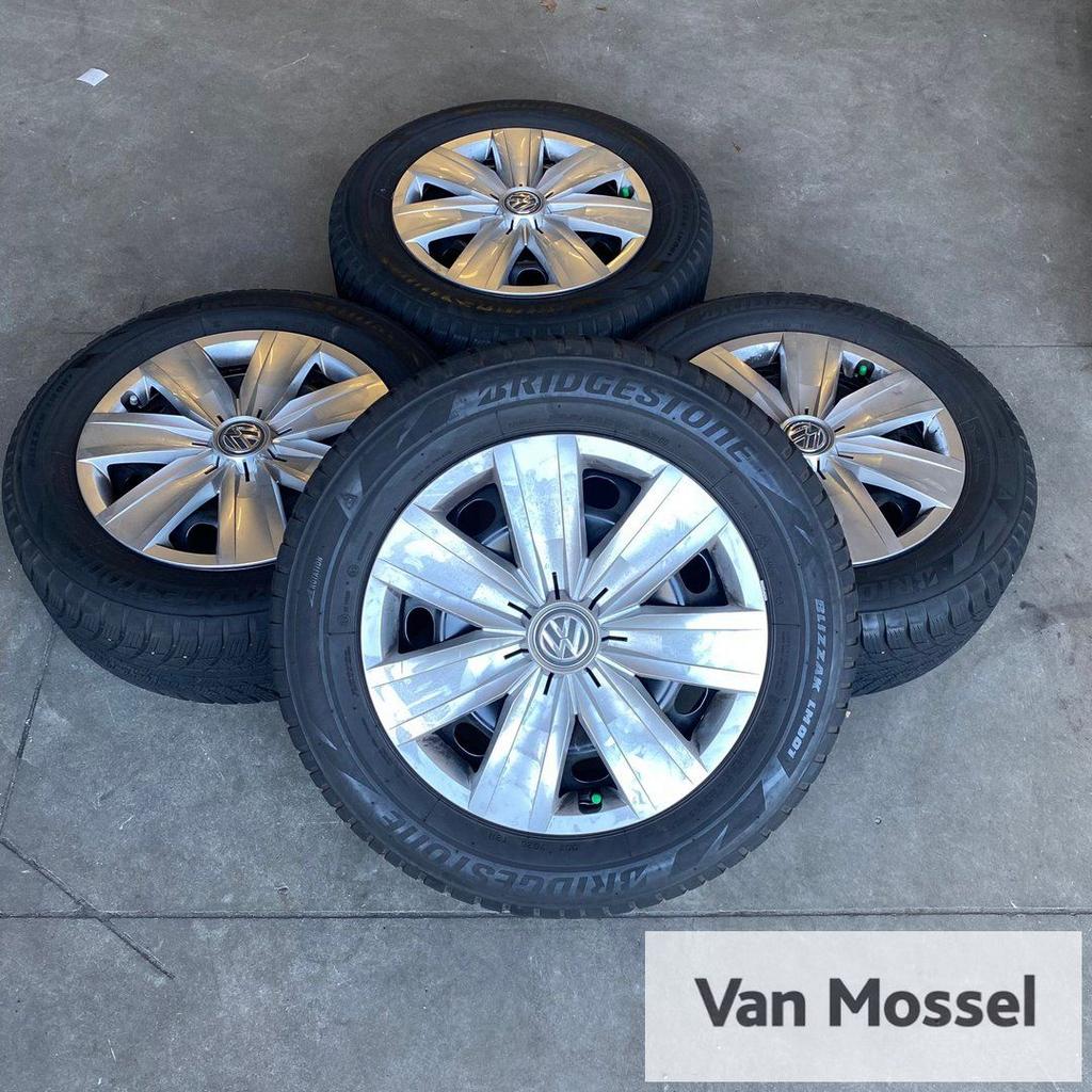 VW T-Roc Bridgestone Blizzak LM001 205/60/R16 92H, Gebruikt, -, Banden en Velgen, -