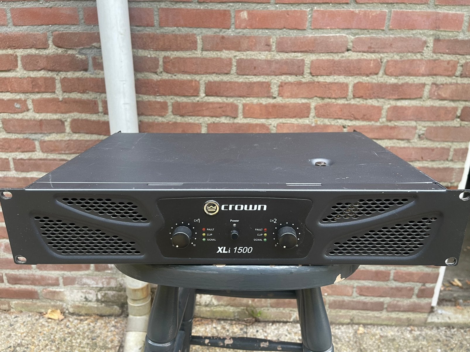 Crown XLi 1500 versterker in goed werkende staat, Ophalen of Verzenden, Gebruikt, Minder dan 500 watt