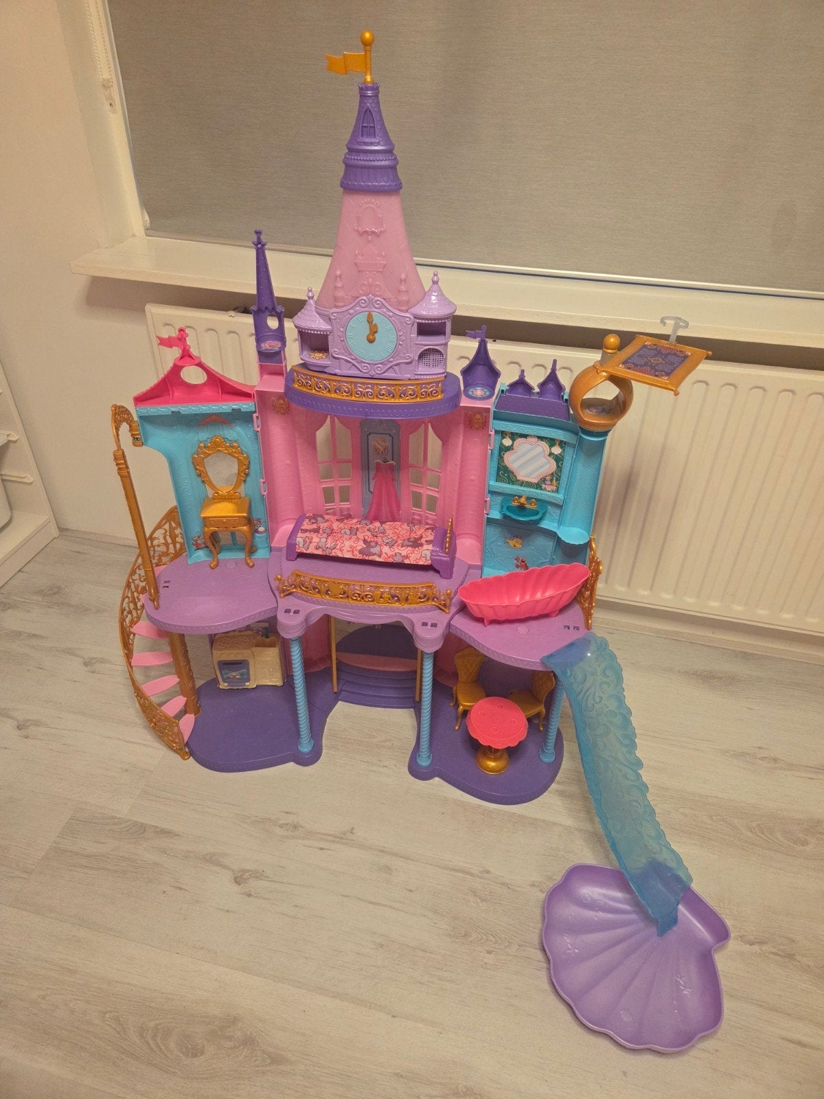 poppenhuis, Ophalen, Zo goed als nieuw, Poppenhuis