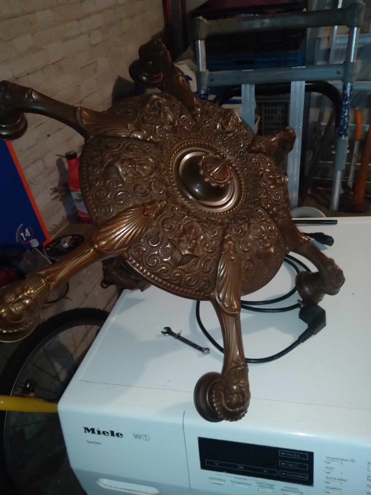 brons of messing lamp, Ophalen