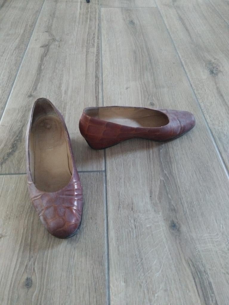 Bologna italy pumps maat 37,5

Prijs 10

Voor meer schoenen, Ophalen of Verzenden