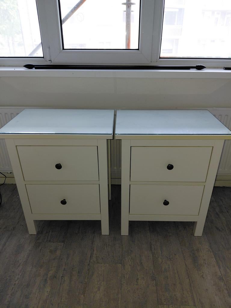 Ikea Hemnes nachtkastjes met glasplaat - set van 2, Gebruikt, Minder dan 45 cm, Hout, 55 tot 70 cm