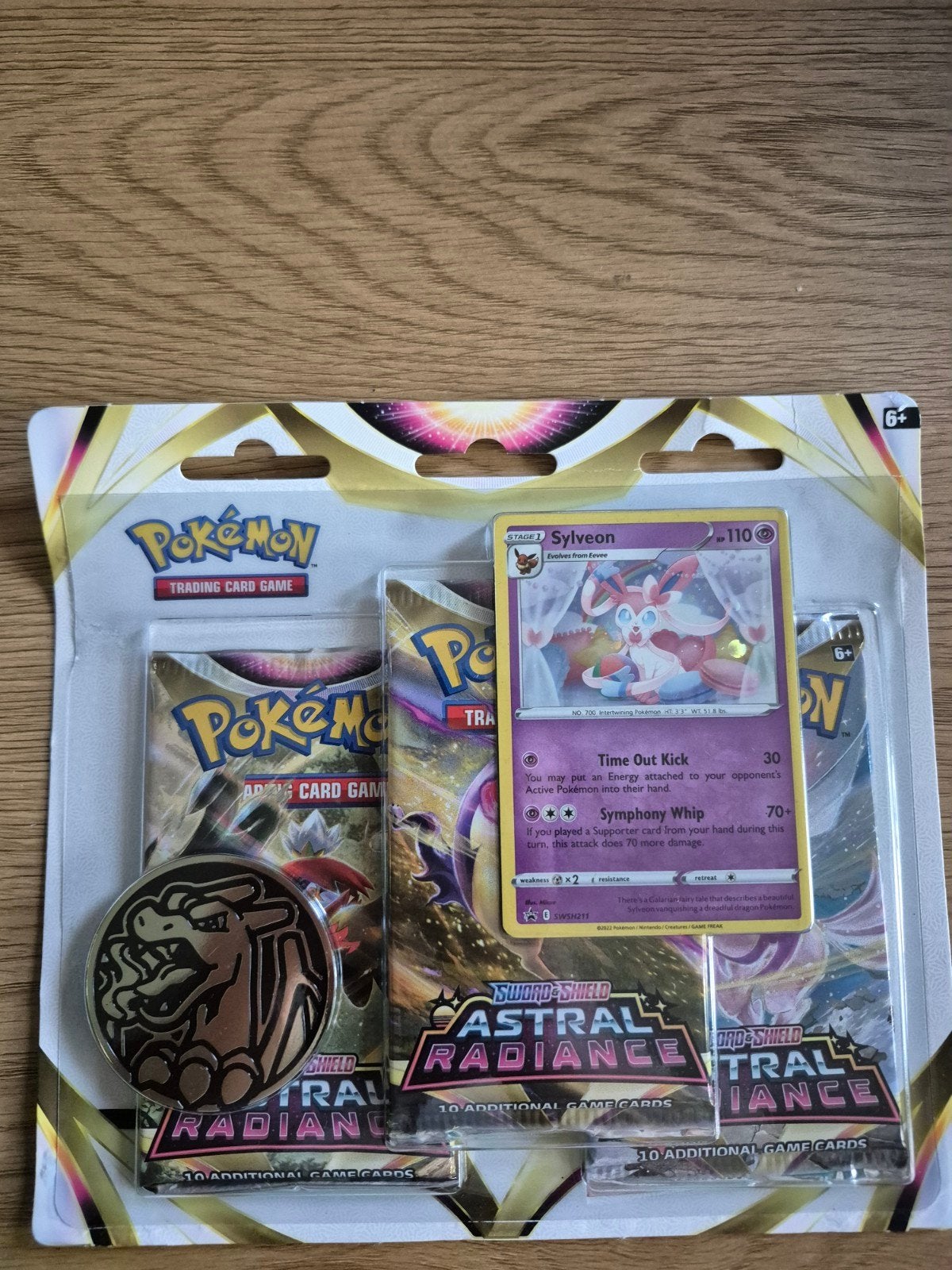Pokémon Astral Radiance Sylveon Blister 3Pack, Hobby en Vrije tijd, Ophalen of Verzenden, Nieuw, Overige typen, Foil