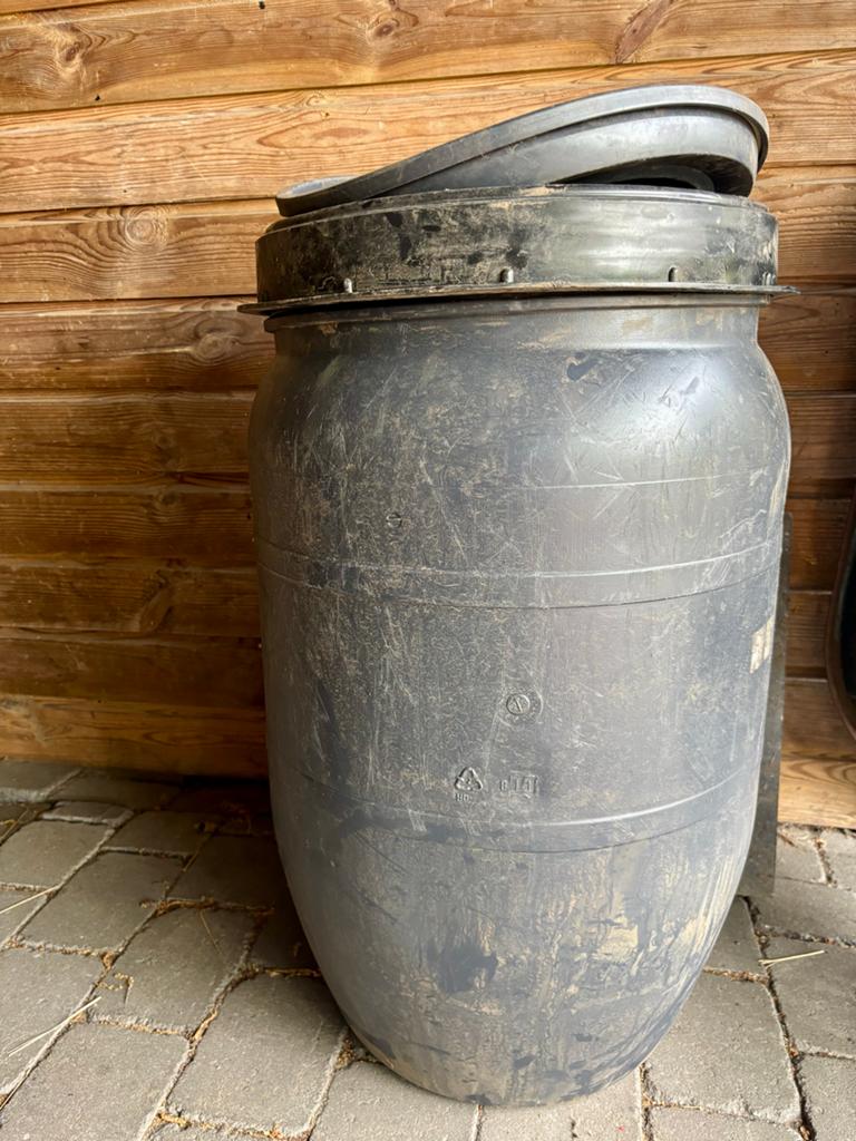 Ton met schroefdeksel 120 liter - Zo goed als nieuw, Minder dan 75 liter, Ophalen, Zo goed als nieuw, Kunststof