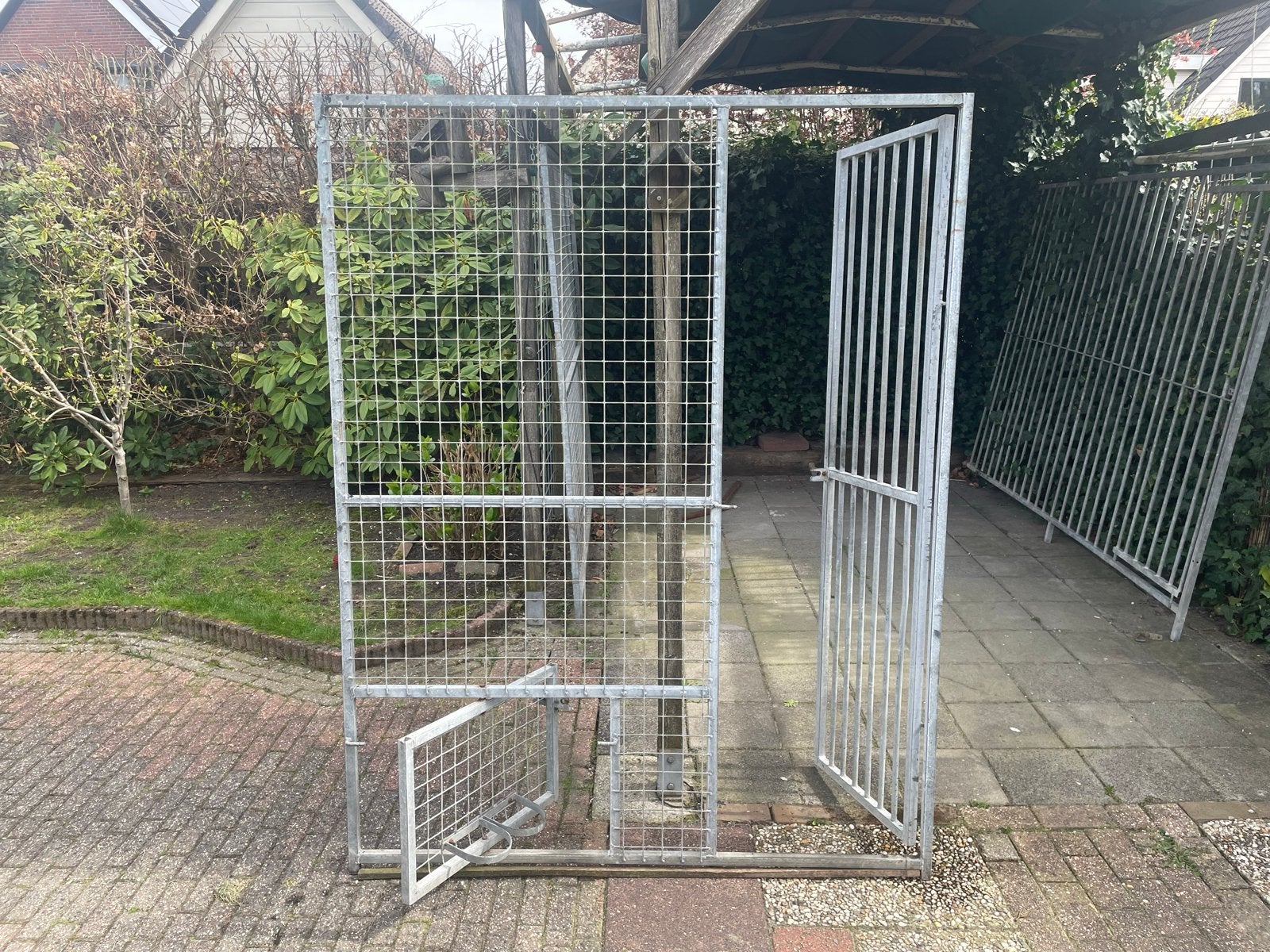 Diverse kenneldelen: Hekwerk met deuren en voerbak, Ophalen, Gebruikt, 110 cm of meer, 100 cm of meer