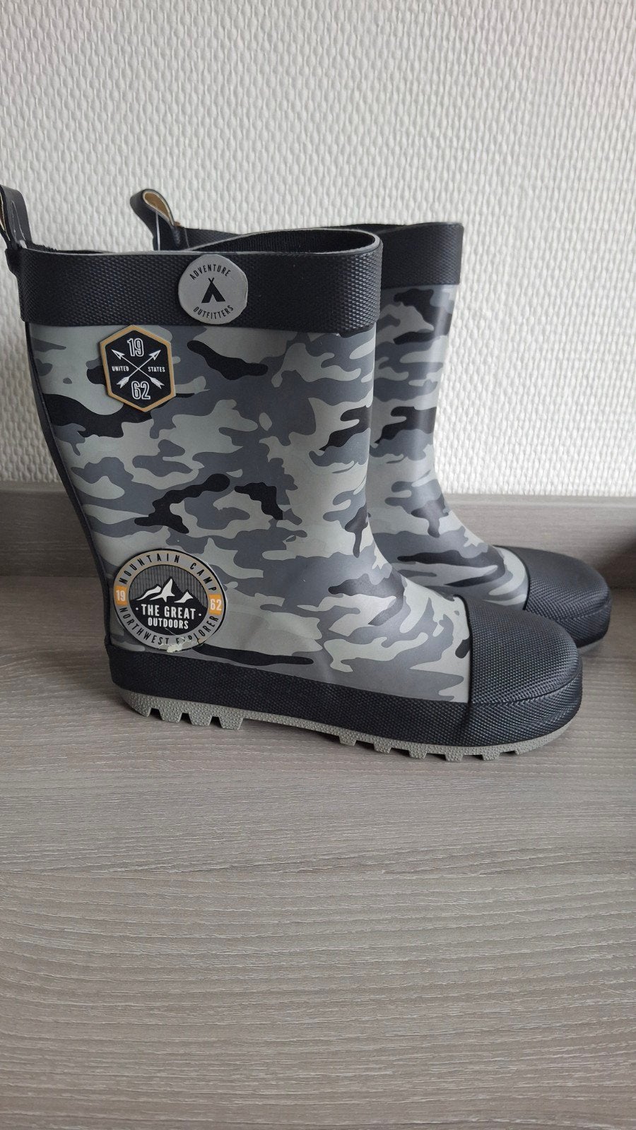 Nieuwe regenlaarzen met camouflageprint, Kinderen en Baby's, Jongen of Meisje, Nieuw, Ophalen of Verzenden, Laarzen