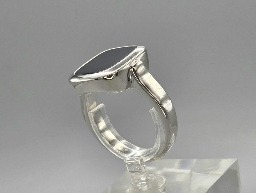 Zilveren herenring met onyx. 2026/633, 20 of groter, ., Zwart, Heer