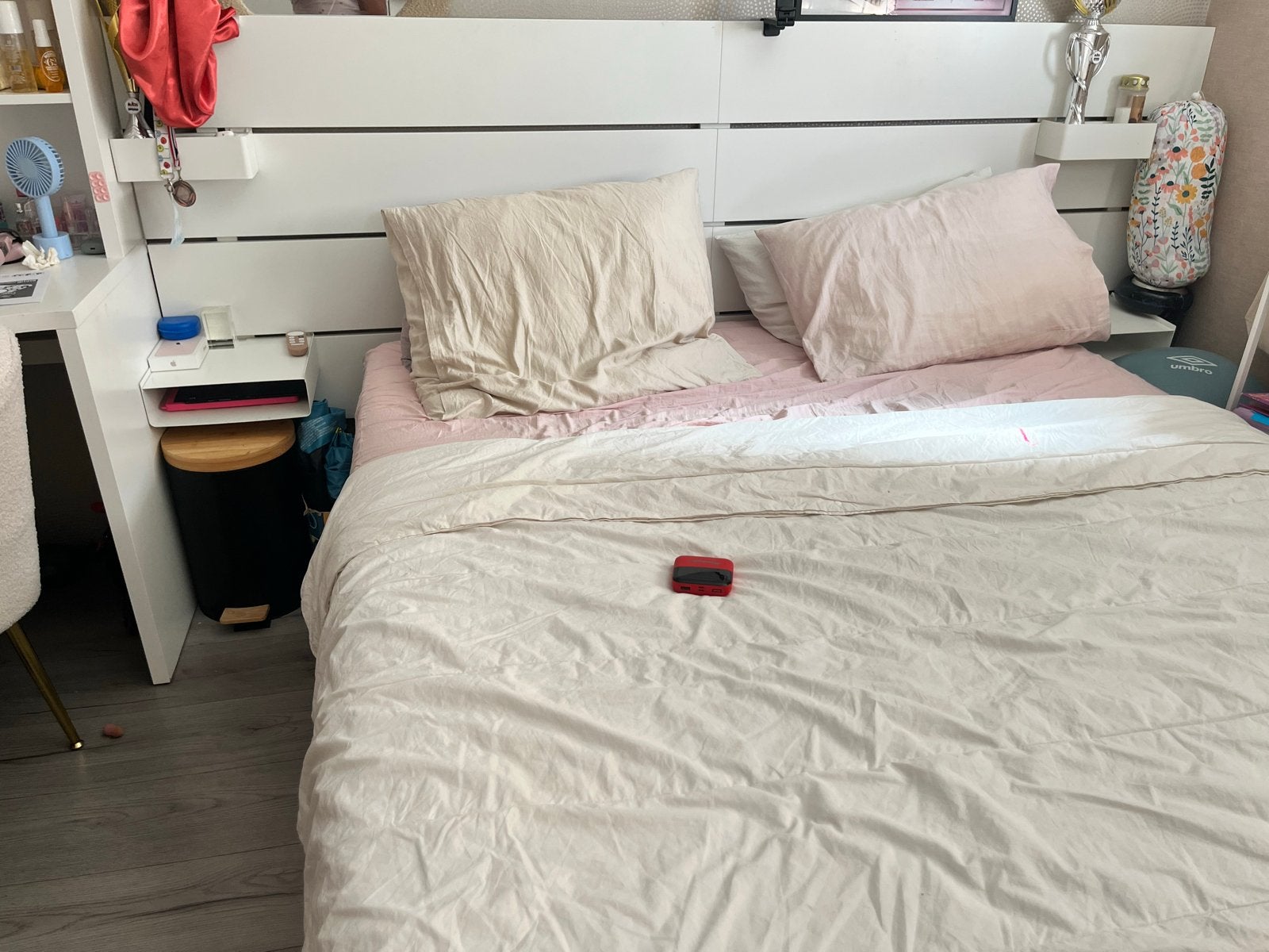 IKEA Bed met opbergruimte en hoofdbord, Ophalen, Gebruikt, Wit, Tweepersoons