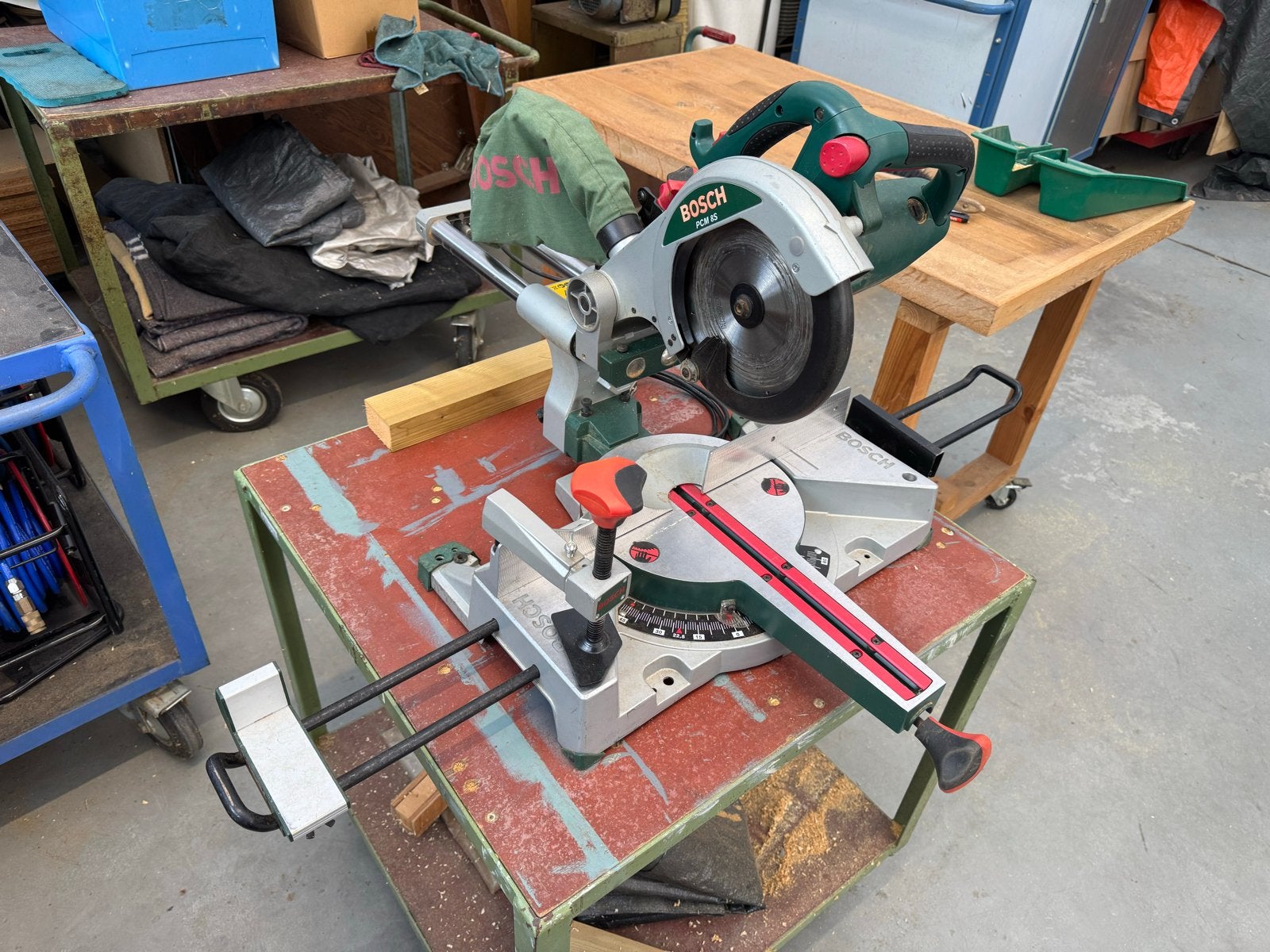 Bosch Afkortzaag, Ophalen, Zo goed als nieuw, Afkortzaag, 30 tot 70 mm