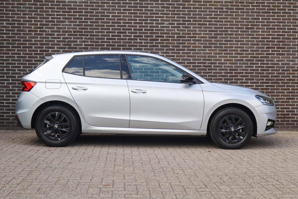 Skoda Fabia 1.0 TSI 95pk Business Edition | Achteruitrijcame, Auto's, Skoda, Voorwielaandrijving, 12 maanden, Stof, Gebruikt