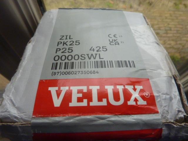 Nieuwe Velux hor / Zil P(K)04 of 25 met witte omlijsting., Wit, Nieuw, Minder dan 100 cm, 50 tot 100 cm