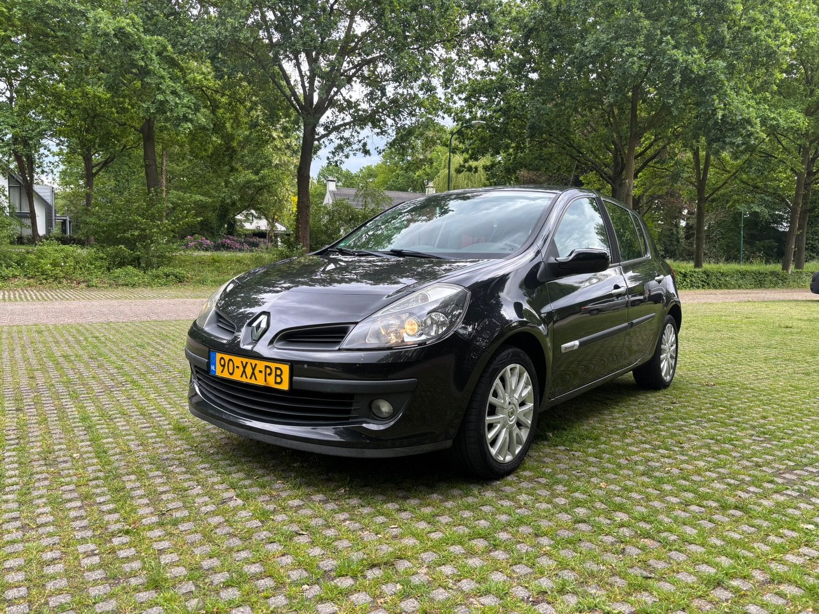 Renault Clio 1.6 16V 82KW 5-DRS E4 2008 Zwart, Voorwielaandrijving, 4 cilinders, Zwart, Origineel Nederlands