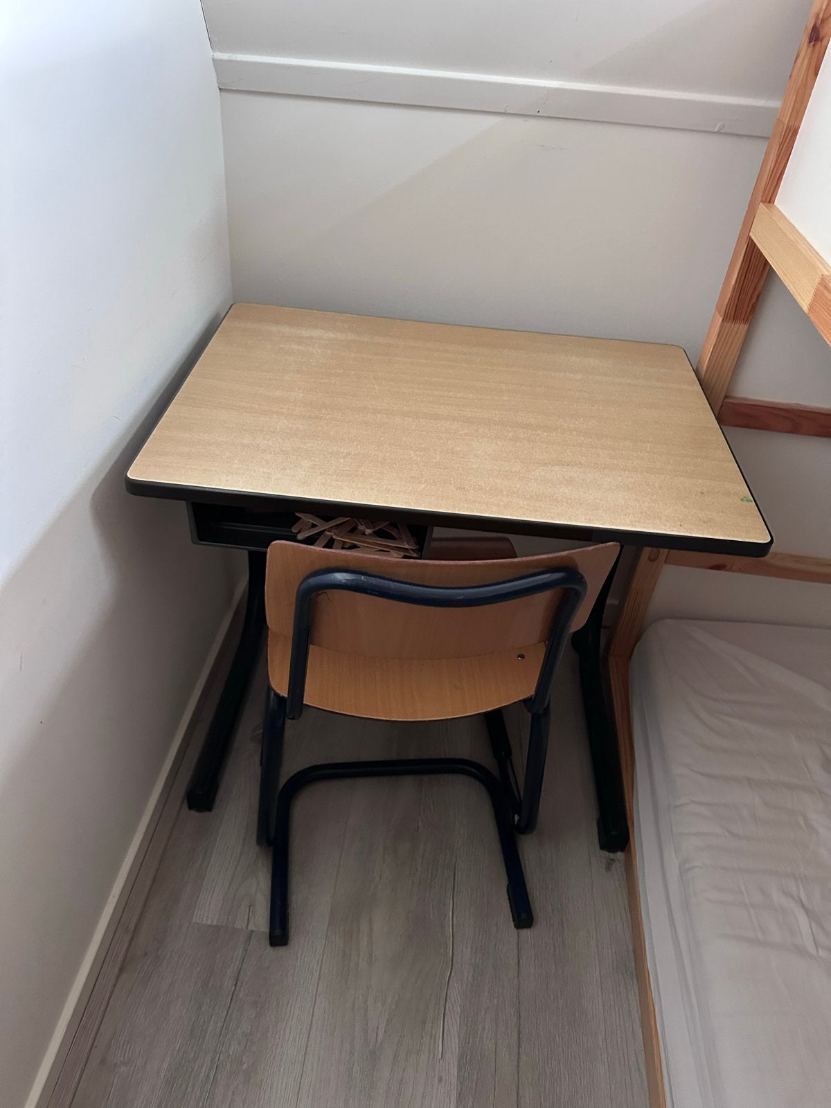 Kinderbureau, Huis en Inrichting, Bureaus, Ophalen, Zo goed als nieuw
