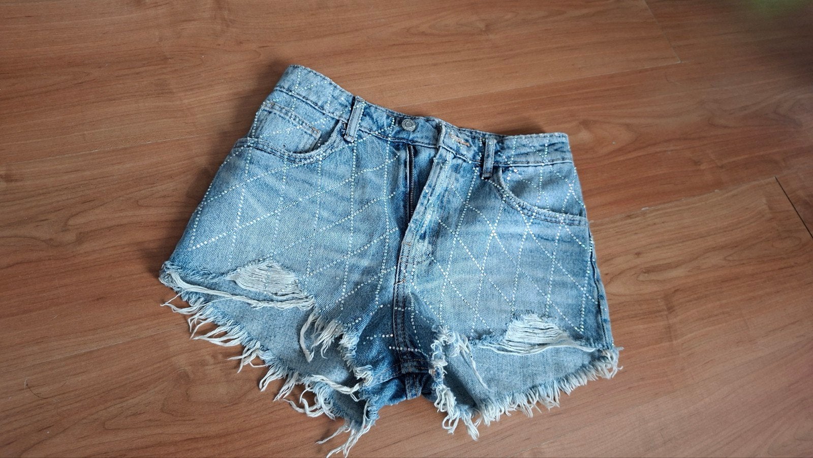 Zara korte spijkerbroek met glitter steentjes  maat 32, Blauw, Zara, Ophalen of Verzenden, Zo goed als nieuw