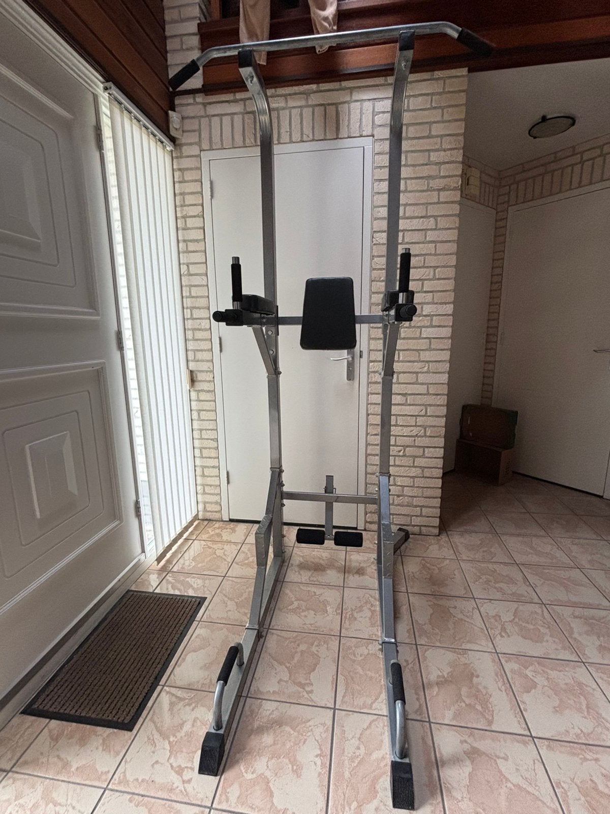 Krachtstation, Powertower, Optrekstang, Dip & Buiktrainer, Sport en Fitness, Fitnessmaterialen, Ophalen, Zo goed als nieuw, Buik