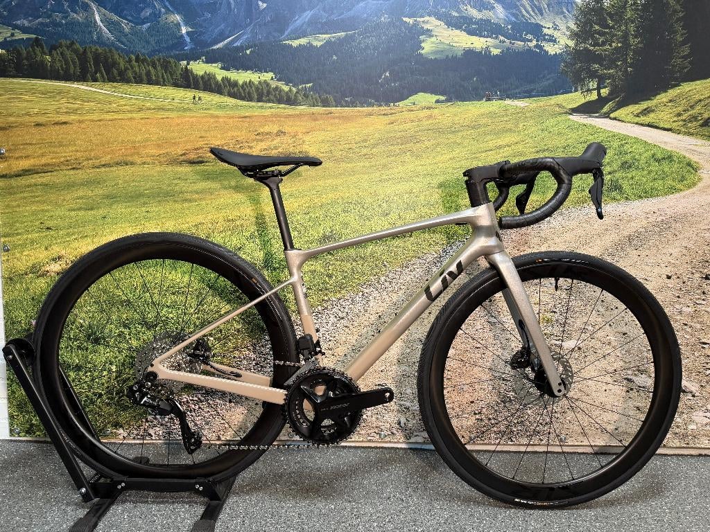 NIEUW LIV Avail Advanced 0 XS 2026 R7170 105 DI2 € 3.999,-