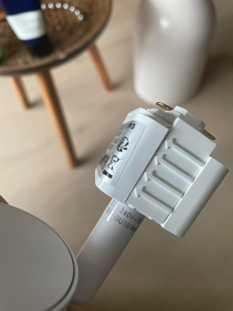 2 witte spot met GU10 fitting voor in railsysteem, Minder dan 30 watt, Soft of Flame, Halogeen (gloei)lamp, Nieuw