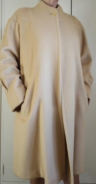Wol + kasjmier jas beige 42/44, Ophalen of Verzenden, Zo goed als nieuw, Maat 42/44 (L), Beige