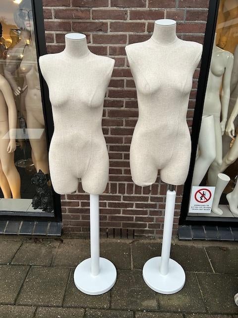 flex linnen paspop met ronde houten standaard / etalagepop, Kleding | Dames, Overige Dameskleding, ., Nieuw, Ophalen of Verzenden
