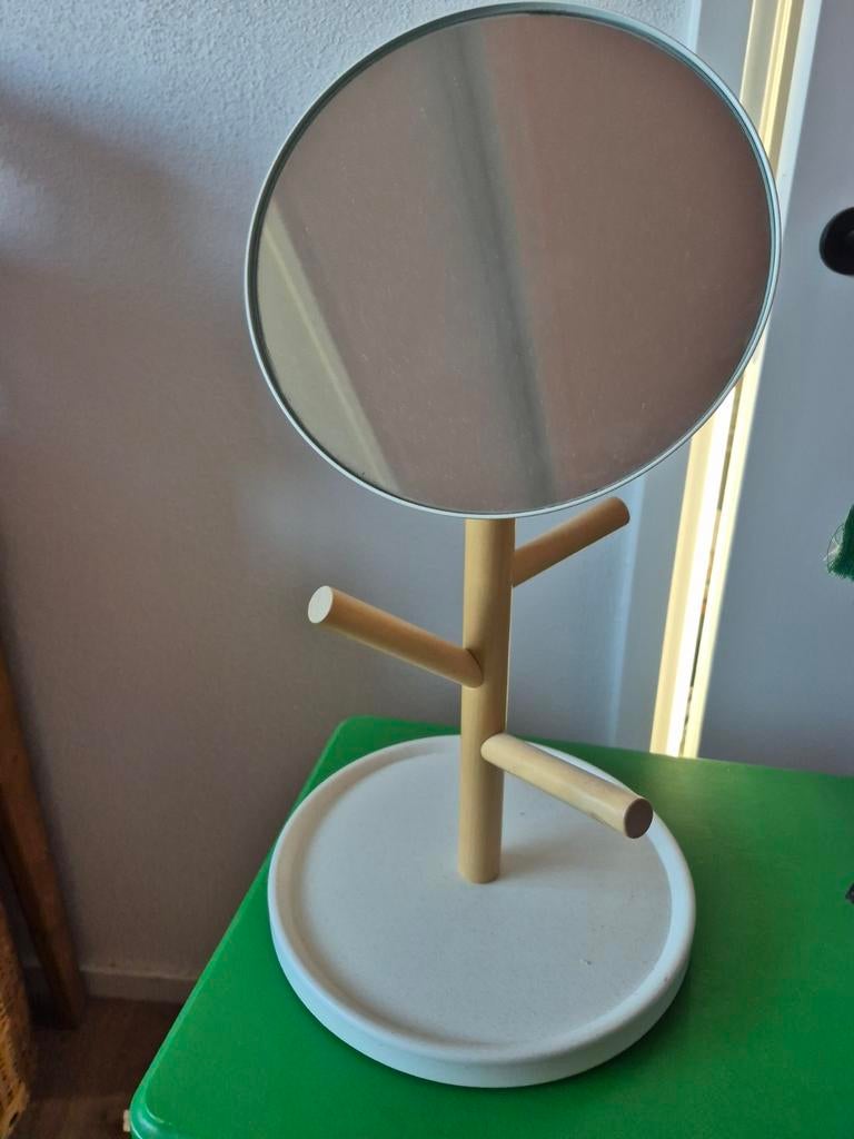 Ikea Spiegel met voet, Huis en Inrichting, Woonaccessoires | Spiegels, Ophalen, Minder dan 50 cm, Rond, Zo goed als nieuw