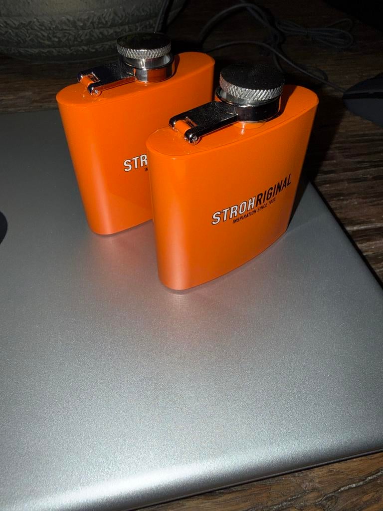 2x Stroh Platvinkje Nieuw - 7,4 cl, Verzamelen, Ophalen of Verzenden, Nieuw, Gebruiksvoorwerp